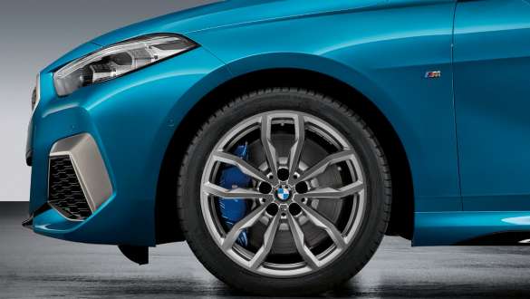 Легкосплавные диски 18" 711 М BMW 2 серии Gran Coupé Легкосплавные диски 18", Y-образная спица, 711 М, Ferric Grey BMW 2 серии Gran Coupé Snapper Rocks Blue металлик F44 экстерьер