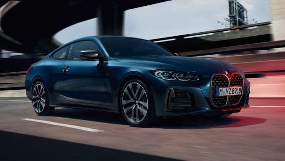 Система xDrive BMW 4 серии Coupe G22 2020 года Эмблема xDrive BMW 4 серии Coupe G22 2020 года