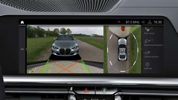 Ассистент парковки Plus модели BMW 4 серии Coupe G22 2020 года Ассистент парковки Plus модели BMW 4 серии Coupe G22 2020 года