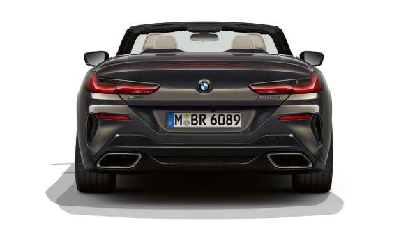 BMW M850i xDrive, Dravit Grey металлик, вид сзади, спортивная выхлопная система BMW M850i xDrive, Dravit Grey металлик, вид сзади, спортивная выхлопная система