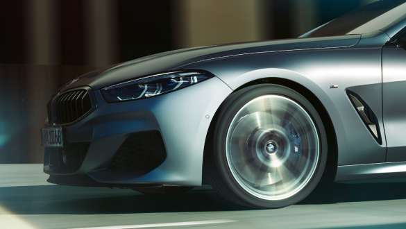 Интегрированное активное рулевое управление. BMW 8 серии Gran Coupé с интегрированным активным рулевым управлением.