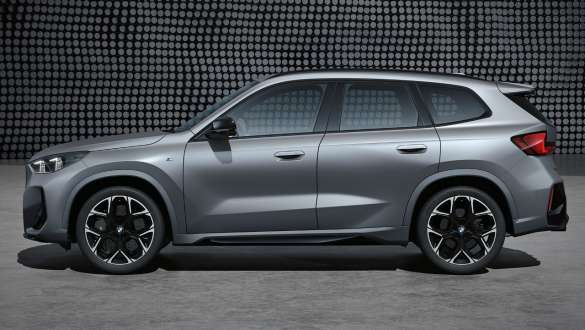BMW X1 M35i xDrive BMW X1 M35i xDrive вид сбоку