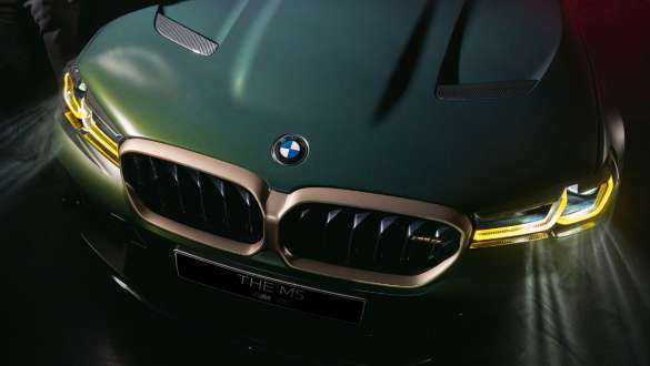 BMW Laserlight BMW M5 CS F90 2021 BMW Laserlight BMW M5 CS F90 2021 Frozen Deep Green metallic front from bird’s eye view