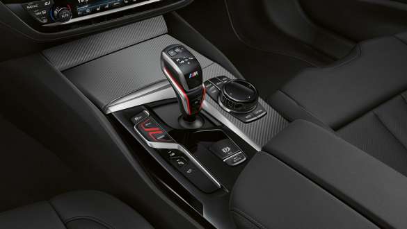 8-ступенчатая M Steptronic спортивная коробка передач с Drivelogic BMW M5 F90 2020. 8-ступенчатая M Steptronic спортивная коробка передач с Drivelogic BMW M5 F90 LCI Facelift 2020, внутренний рычаг переключения передач