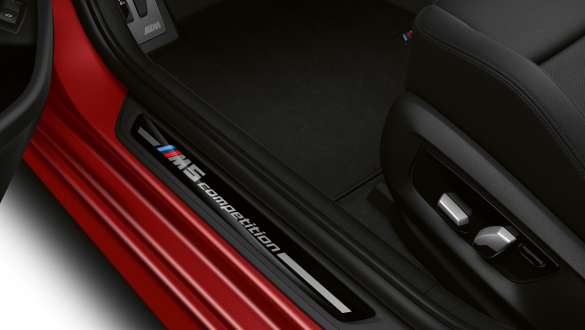 Декоративные накладки на пороги дверей с надписью "М5 Competition" BMW M5 Competition F90 LCI Facelift 2020 Декоративные накладки на пороги дверей с надписью "М5 Competition" BMW M5 Competition F90 LCI Facelift 2020