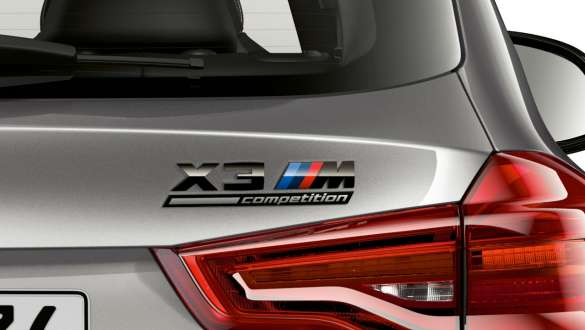 BMW X3 M Competition, задняя часть с надписью «X3 M Competition». BMW X3 M Competition в Donington Grey металлик, экстерьер, задняя часть с надписью «X3 M Competition».