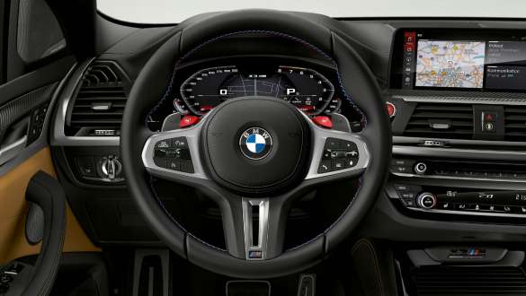 BMW X3 M Competition, кожаный руль M. BMW X3 M Competition, салон, кабина, кожаный руль M вкл. многофункциональность.