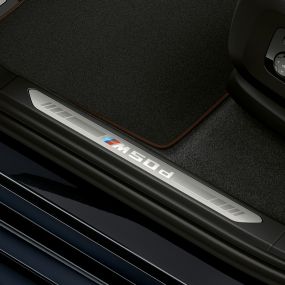 Накладки на дверные пороги с эмблемой «M» модели BMW X5 M50d Накладки на дверные пороги с эмблемой «M» модели BMW X5 M50d G05, интерьер