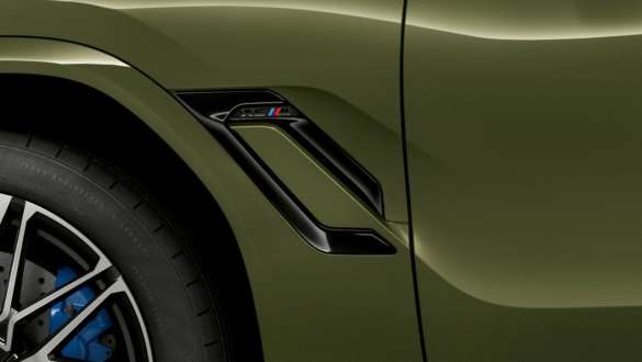 Боковые воздуховоды M, BMW X6 M Competition F96 Боковые воздуховоды M BMW X6 M Competition F96 2020 SUV, специальное лакокрасочное покрытие BMW Individual Urban Green, экстерьер