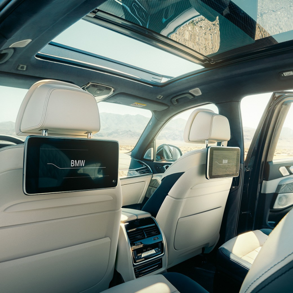 BMW X7 интерьер BMW X7 интерьер: перспектива с третьего ряда сидений