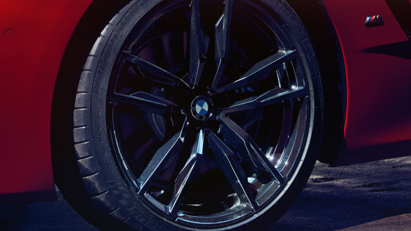 BMW Z4 Родстер тормоза M Sport Крупный план спортивного тормоза M