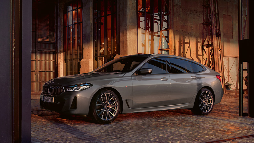 BMW 6-й серии Gran Turismo 640i xDrive G32 2020 года серого цвета Bernina Grey, вид сбоку