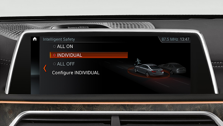 Ассистент вождения Driving Assistant Plus с ассистентом подруливания и контроля полосы движения Ассистент вождения Driving Assistant Plus с ассистентом подруливания и контроля полосы движения
