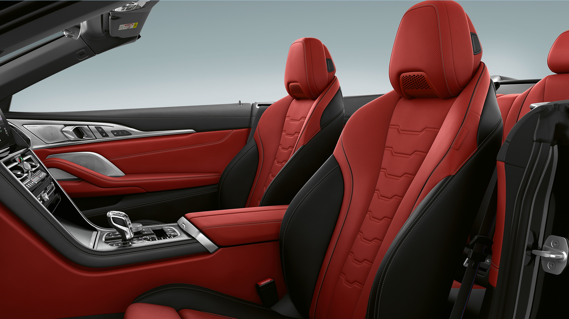 BMW M850i xDrive, металлик Черный Карбон, расширенный пакет BMW Individual с изысканными элементами отделки из кожи Merino на выбор цвета Красная Фиона или Черный. BMW M850i xDrive, металлик Черный Карбон, расширенный пакет BMW Individual с изысканными элементами отделки из кожи Merino на выбор цвета Красная Фиона или Черный.