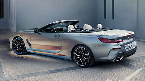 BMW 8 Серии Cabrio (G14) вид сбоку с поворотом в три четверти, не в движении BMW 8 Серии Cabrio (G14) вид сбоку с поворотом в три четверти, не в движении