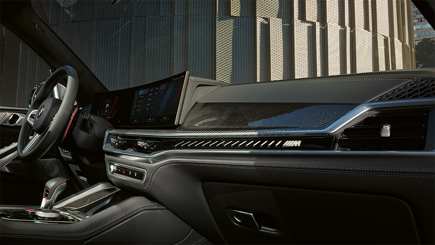 BMW X5 M Competition F95 2023, современная, высокотехнологичная приборная панель