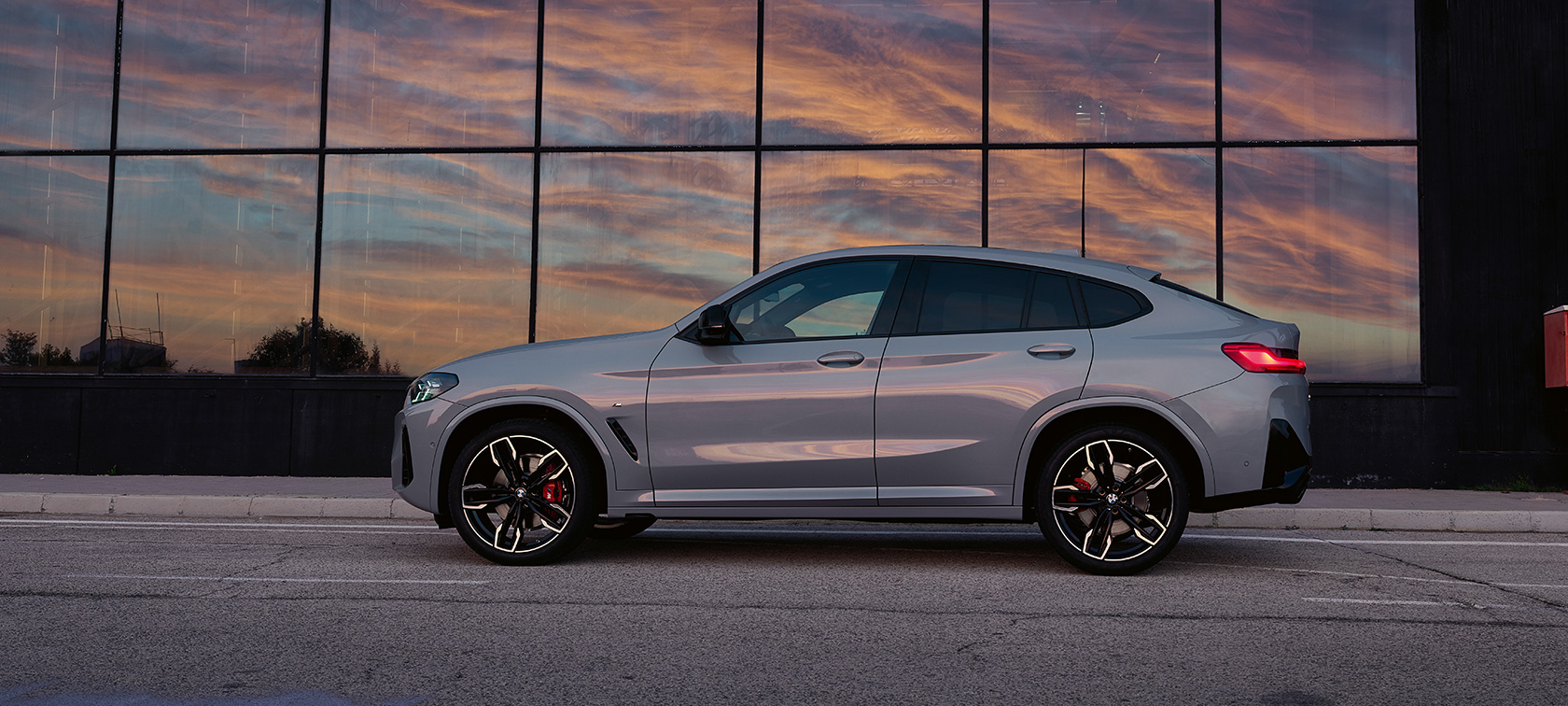 BMW X4 G02 "Серый Бруклин", вид сбоку, 2021