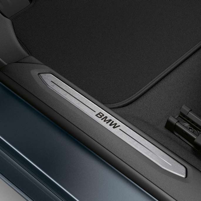 Отделка порогов BMW 2 серии Gran Coupé Модель Luxury Line F44 интерьер