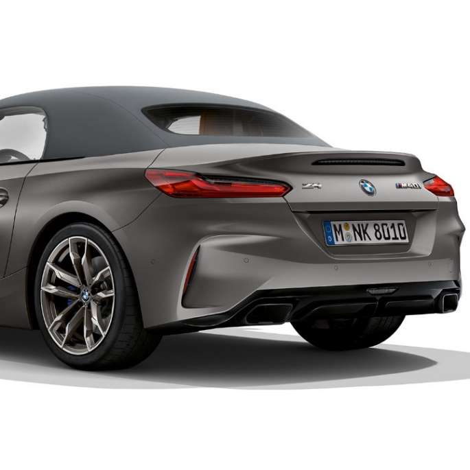 BMW Z4 Родстер М40i BMW Z4 Родстер М40і, задний снимок три четверти