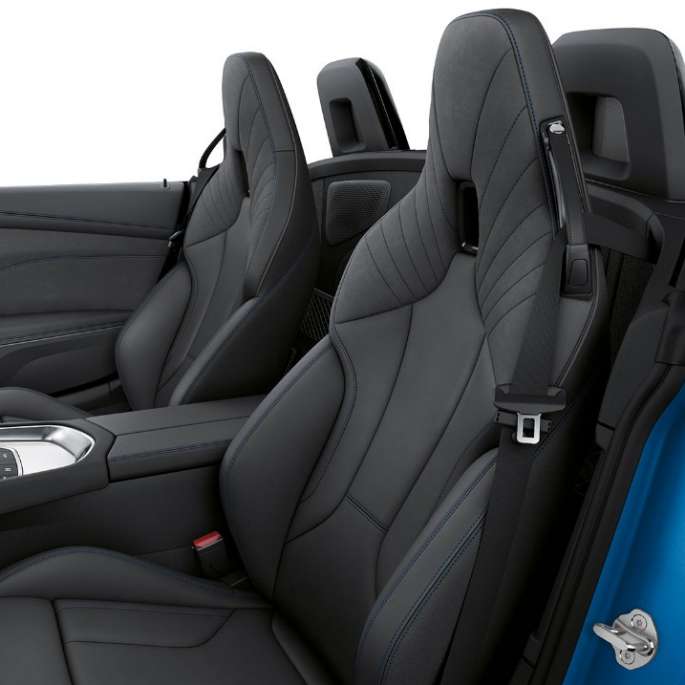 BMW Z4 Родстер Модель М Sport BMW Z4 Родстер Модель М Sport , передние сиденья