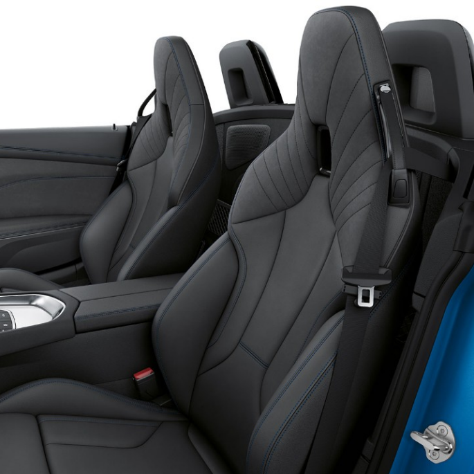 BMW Z4 Родстер Модель М Sport BMW Z4 Родстер Модель М Sport , передние сиденья