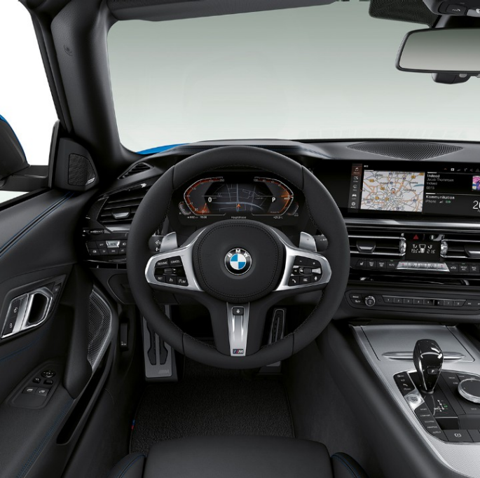 BMW Z4 Родстер Модель М Sport BMW Z4 Родстер Модель М Sport, рулевое колесо и водительское место