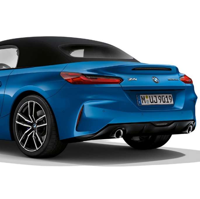 BMW Z4 Родстер Модель М Sport BMW Z4 Родстер Модель М Sport, задний снимок три четверти